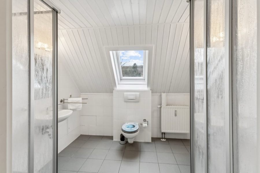 Badezimmer mit Tageslicht
